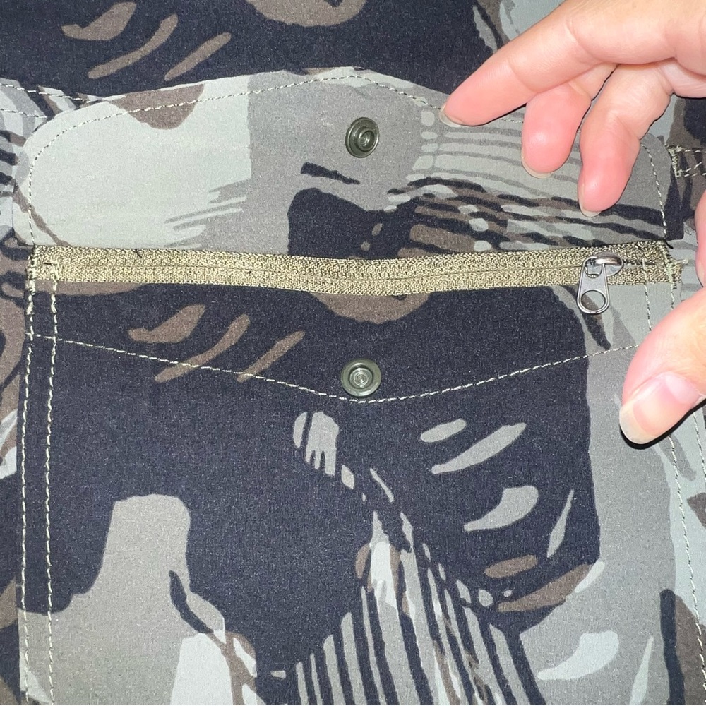 Roark Printed Army Green 5 Pocket Board Shorts Size: 38 Flawed - Picture 7 of 11